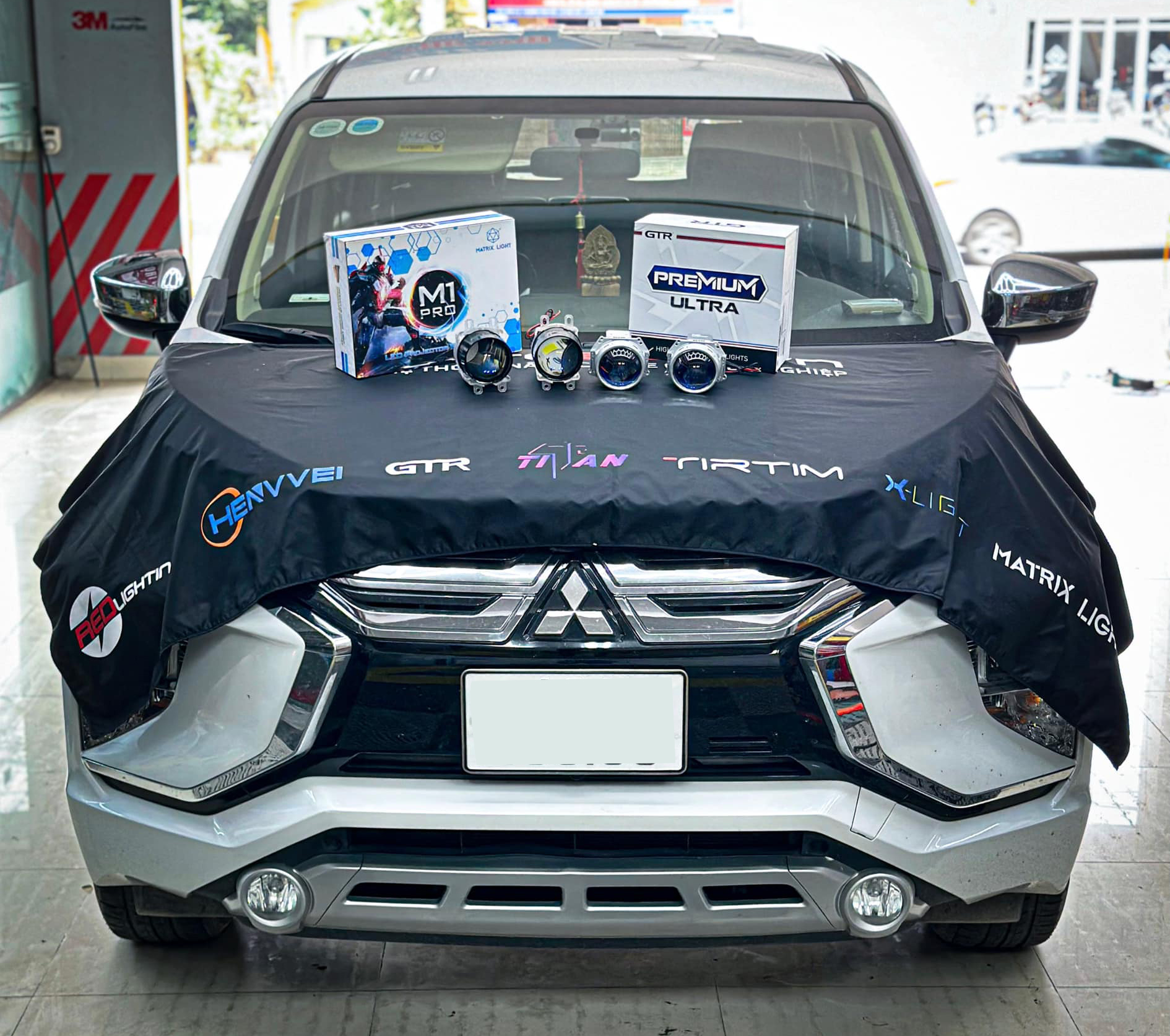Mitsubishi Xpander độ đèn bi gầm Matrix M1 Pro và bi LED GTR Premium Ultra